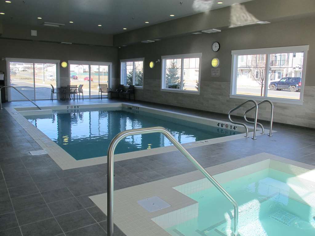 Best Western Plus Chestermere Hotel Facilities photo
