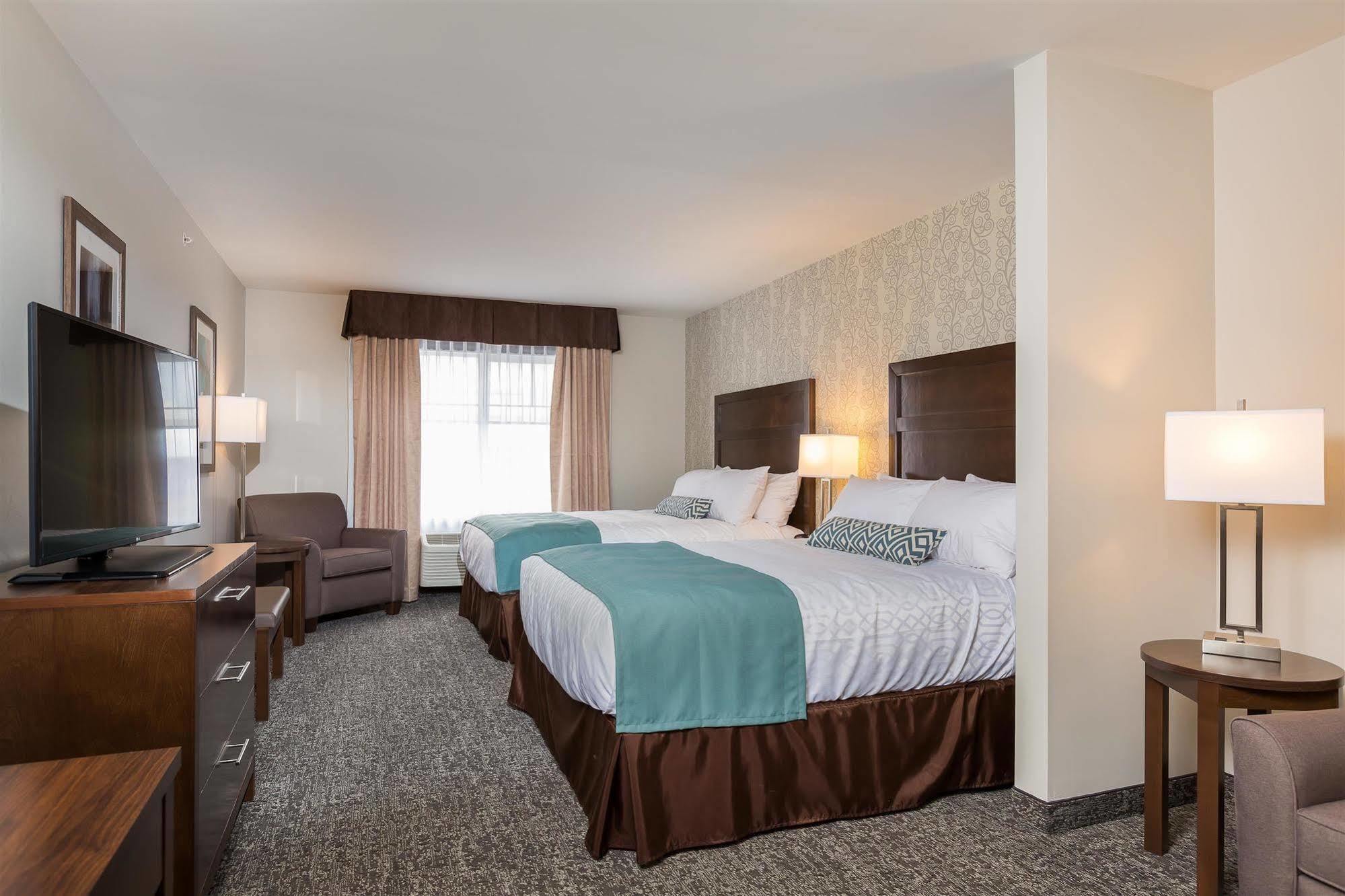 Best Western Plus Chestermere Hotel Exterior photo