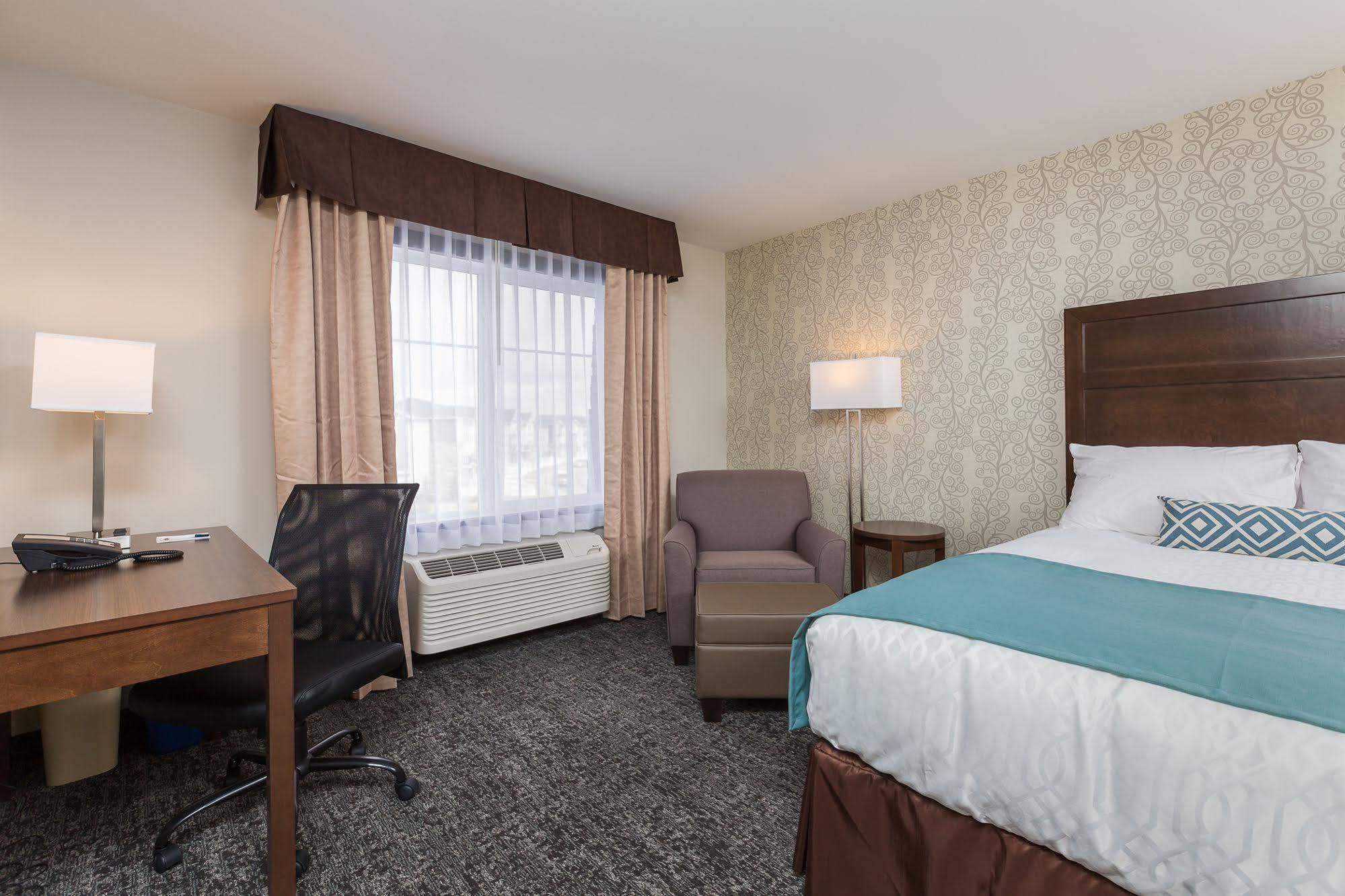 Best Western Plus Chestermere Hotel Exterior photo